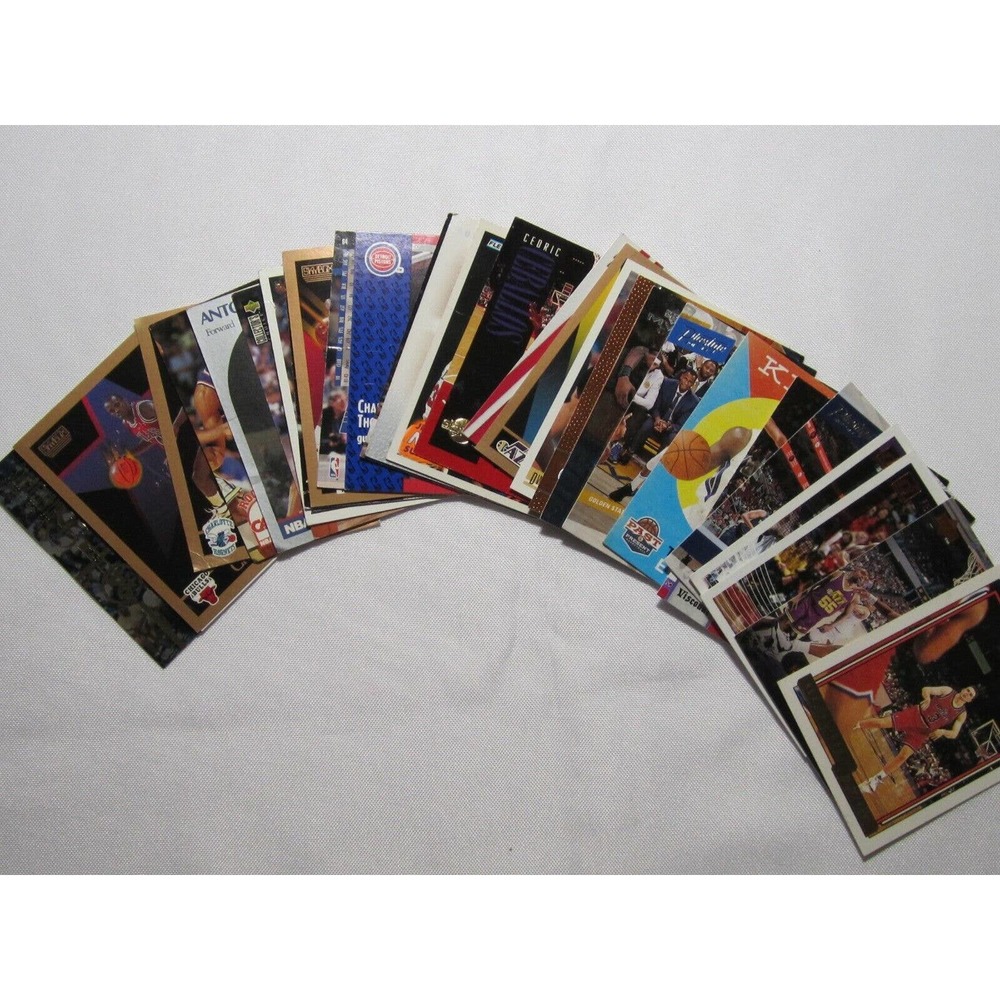 Set of 25 Random Basketball Cards – Various Conditions – Preowned